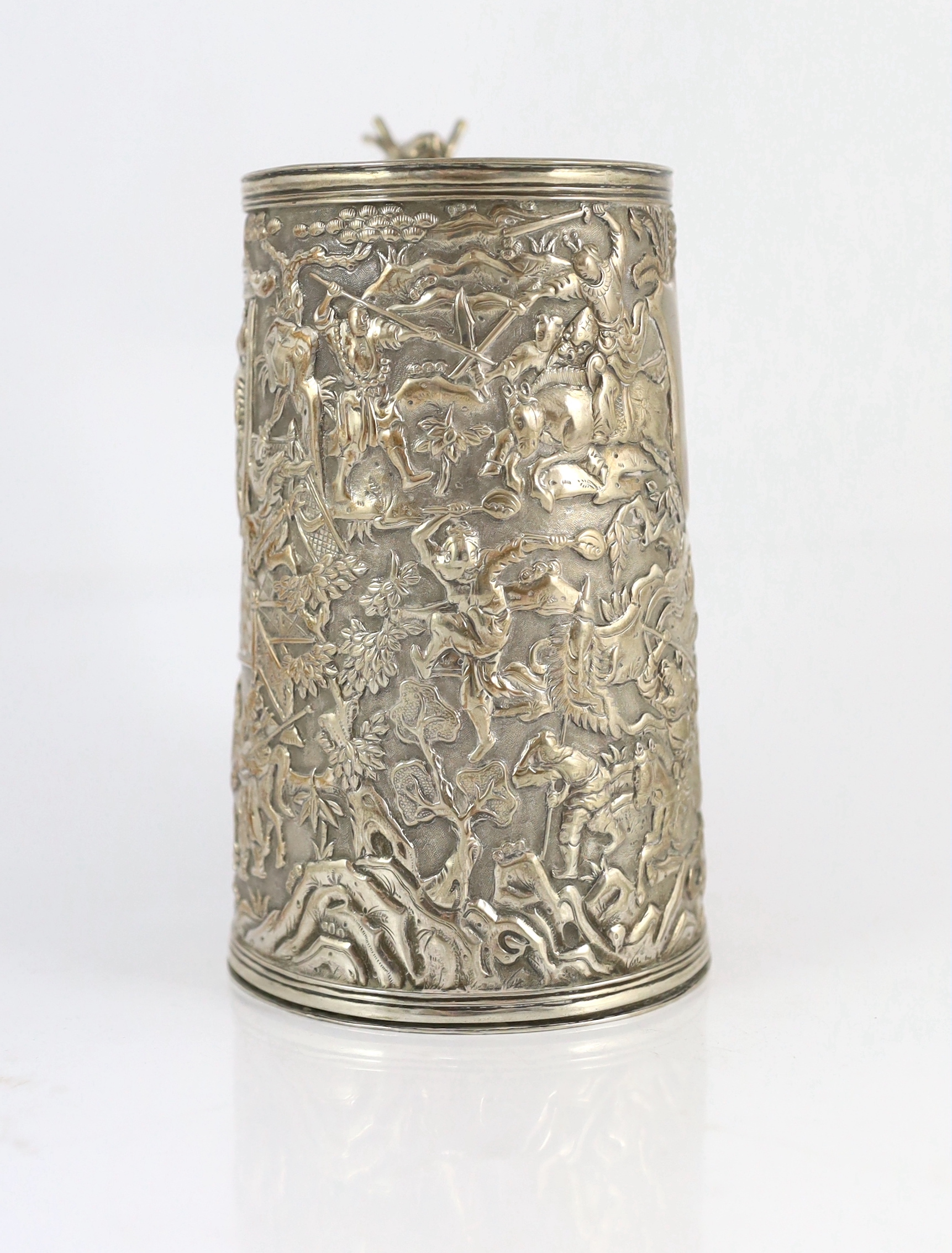 A 19th century Chinese silver mug, makers mark LC?